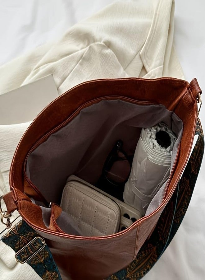 كون حقيبة كتف صغيرة من Kawn® للنساء والفتيات، مزودة بحزام عريض بنمط جيتار بوهيمي، مناسبة للعمل والسفر، مصنوعة من الجلد النباتي، بتصميم كلاسيكي، حقيبة كروسبودي أنيقة للنساء، مزودة بسحاب (بني). - Image 3