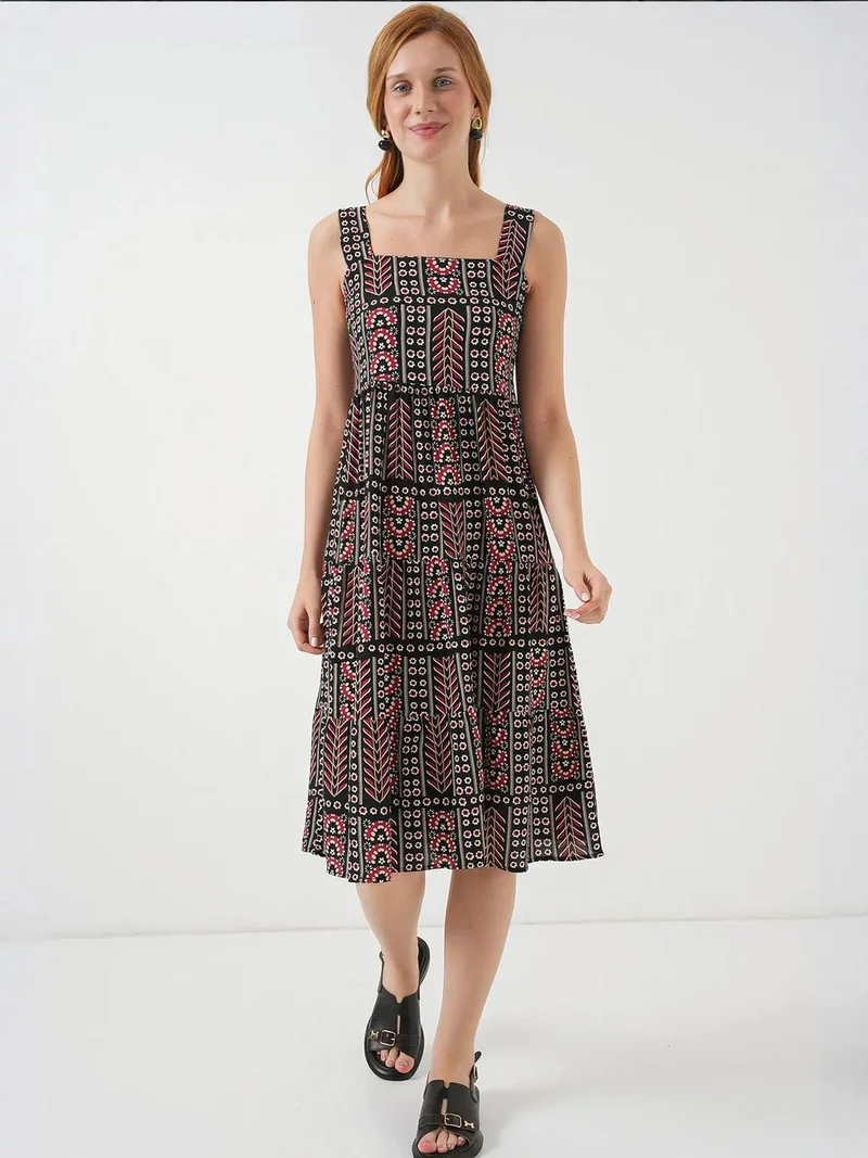 بيغ دارت فستان ميدي بنقوش مربعة بياقة مربعة