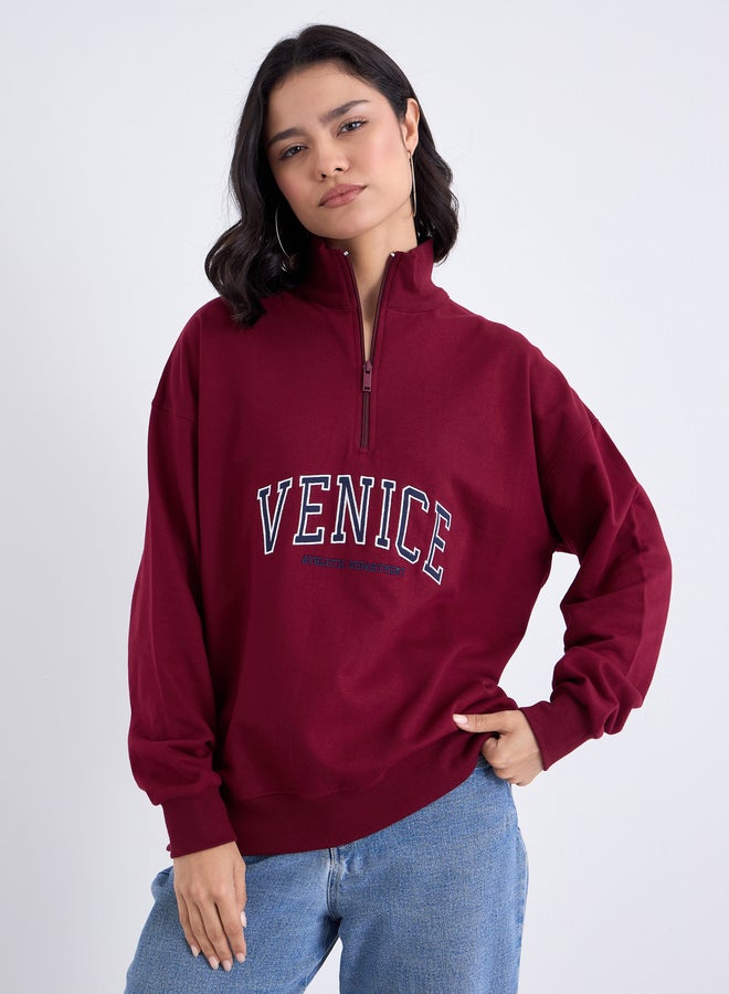 ستايلي ستيلي سويت شيرت طويل مطرز باللون العنابي - Image 3