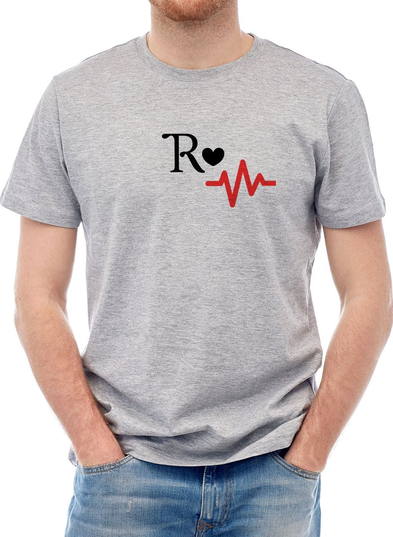 لوحة تيشيرت قطن قابل للتخصيص بحرف من اختيارك مع تصميم قلب - Image 4