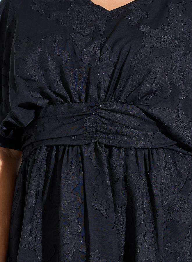Styli Plus Size Black Jacquard Pleated A-Line Midi Dress - Image 4