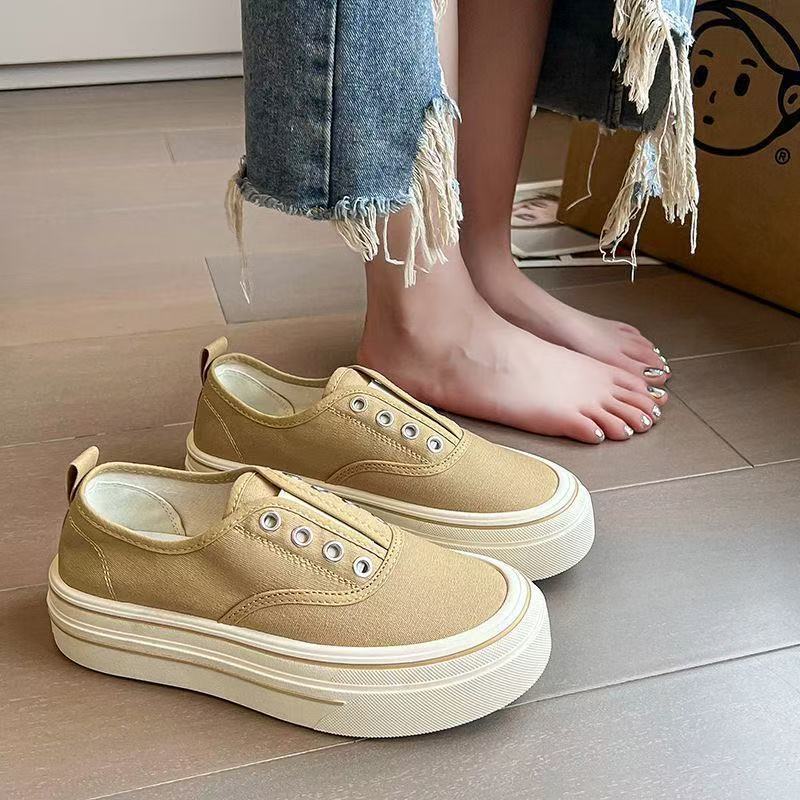 Women's Vintage Thick Sole Slip-on Canvas Shoes - Image 3