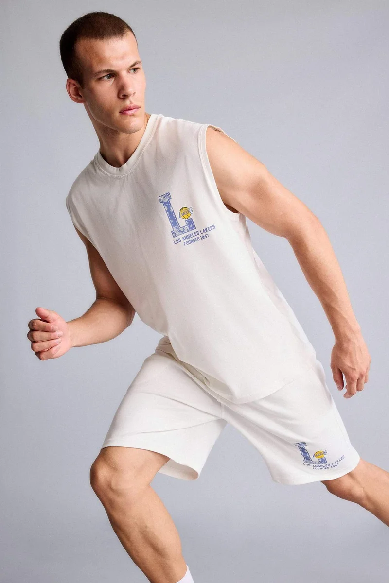 Defacto  NBA Los Angeles Lakers Licensed Standard Fit Shorts for Men | Best Price UAE