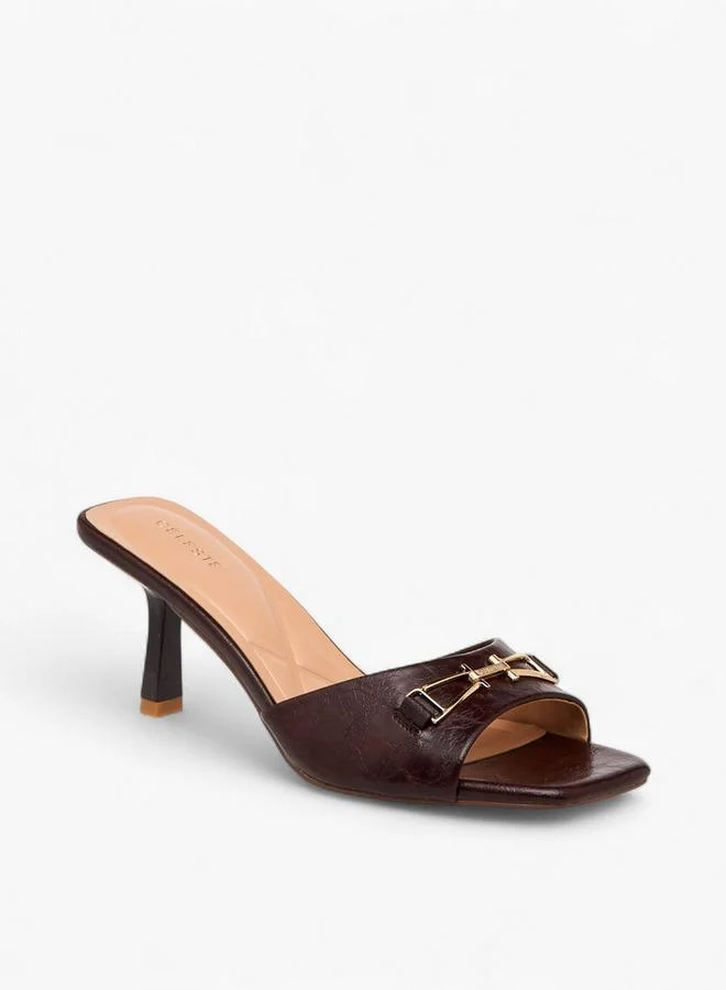 سيليست صنادل بكعب قطة بتفاصيل إبزيم للنساء