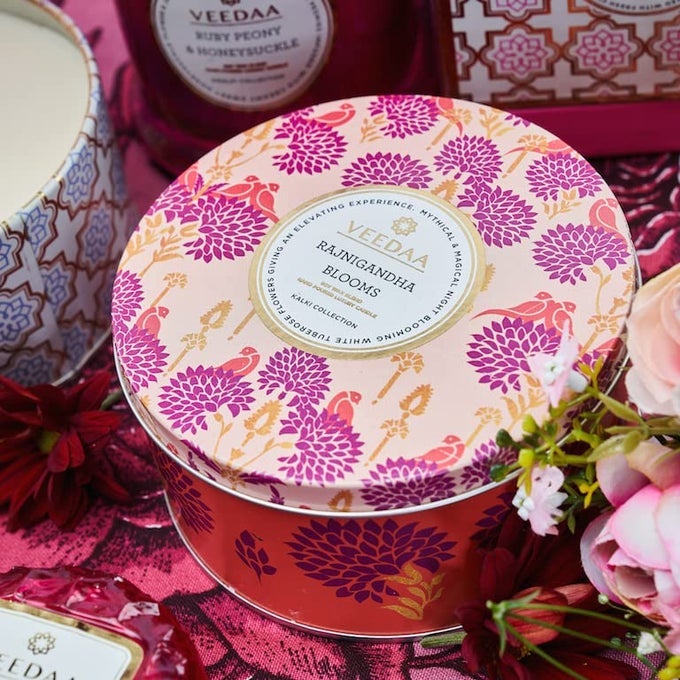 Soy Wax Blend Essential Oils Rajnigandha Blooms 3 Wick Metallic Tin Soy Scented Candle Burns 40 Hours