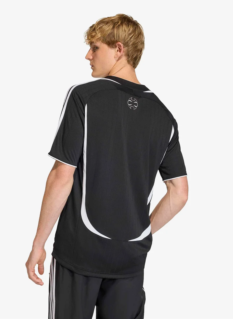 adidas Originals  Adicolor Teamgeist Loose T-Shirt for Men | Best Price UAE