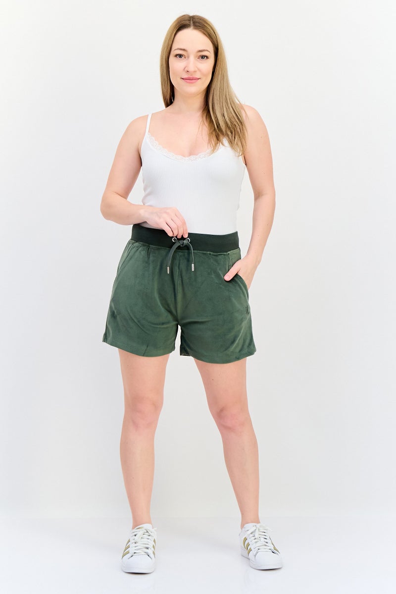 Juicy Couture شورتات أساسية من المخمل للنساء مع حبل سحب، أخضر داكن - Image 3