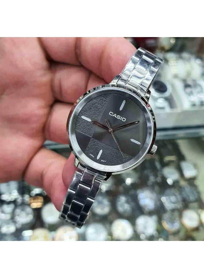 Casio LTP-E152D-1EDF Enticer Ladies Watch - Image 3