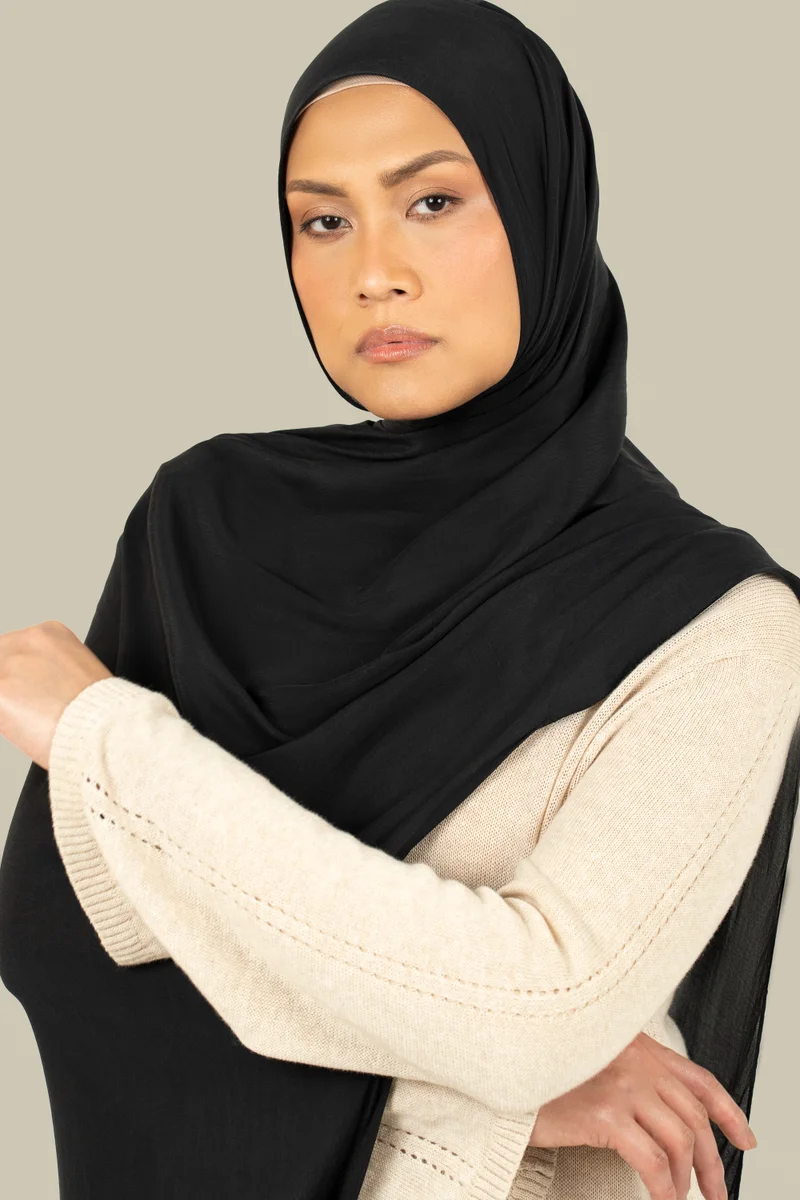 سيلكروز حجاب كريب أسود