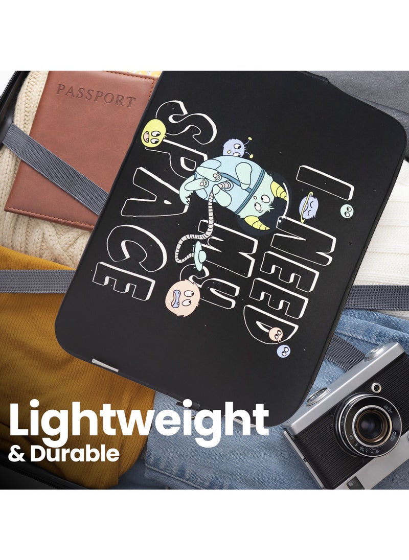تيديلين جراب كمبيوتر محمول مقاس 13.3 بوصة - مطبوع عليه تصميم Need My Space، أسود، غطاء واقٍ سميك من مادة النيوبرين - جراب كمبيوتر محمول خفيف الوزن ومتين وأنيق لأجهزة الكمبيوتر المحمولة وأجهزة MacBook والملحقات  - Image 5