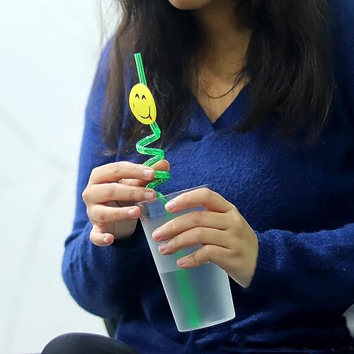 Giffy® 4 Pcs Reusable Spiral Smoothie Plastic BPA Free Drinking Straw for Milkshakes, Soft Drink, Juice, Christmas, Birthday Party Gifts - Multicolor, Smiley Design (Pack of 1) (1) - Image 4