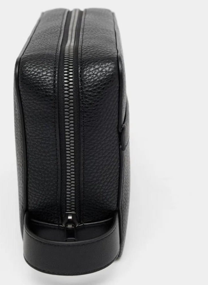 Tommy Hilfiger Men's Black Leather Bag