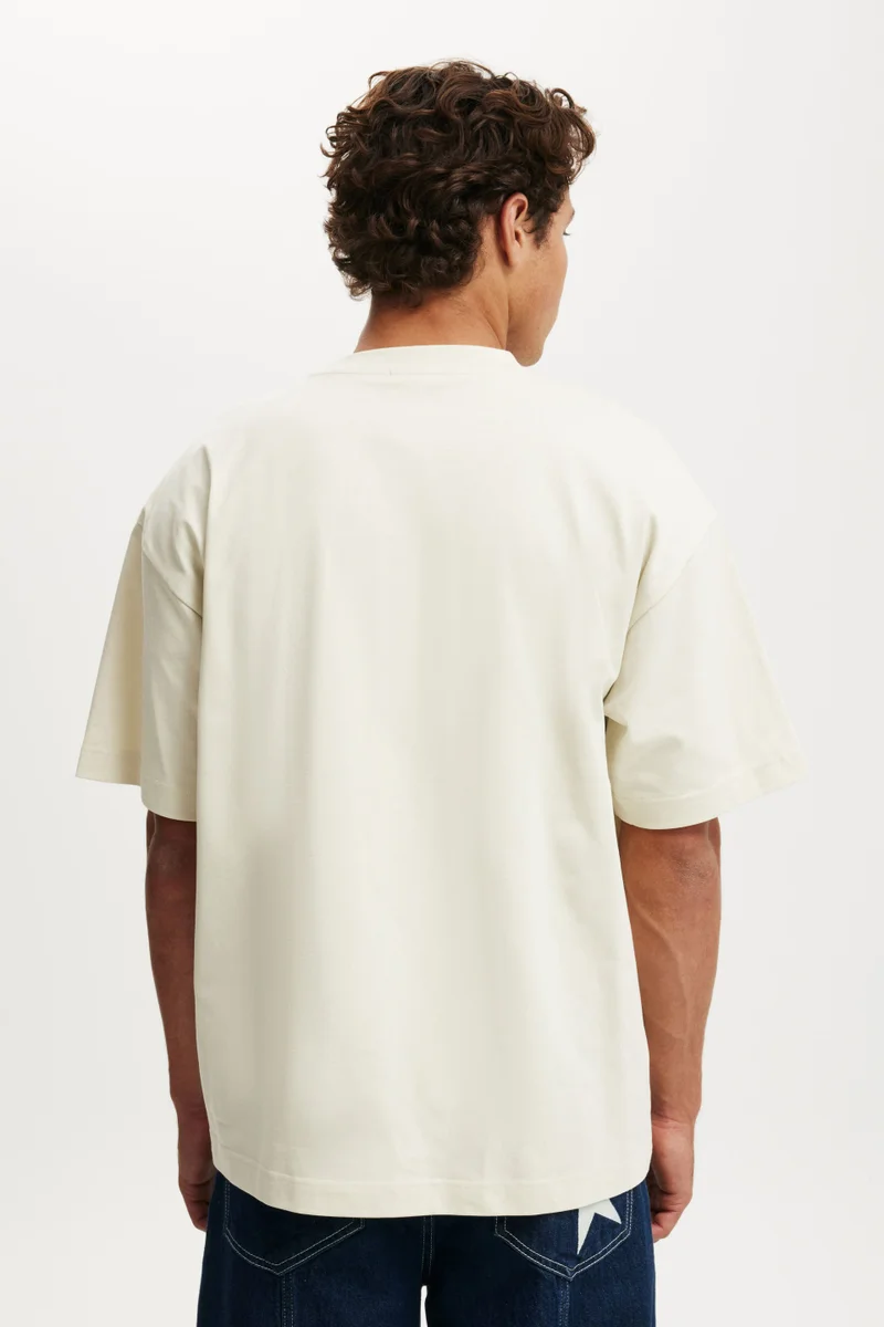 كوتون اون Box Fit Graphic T-Shirt