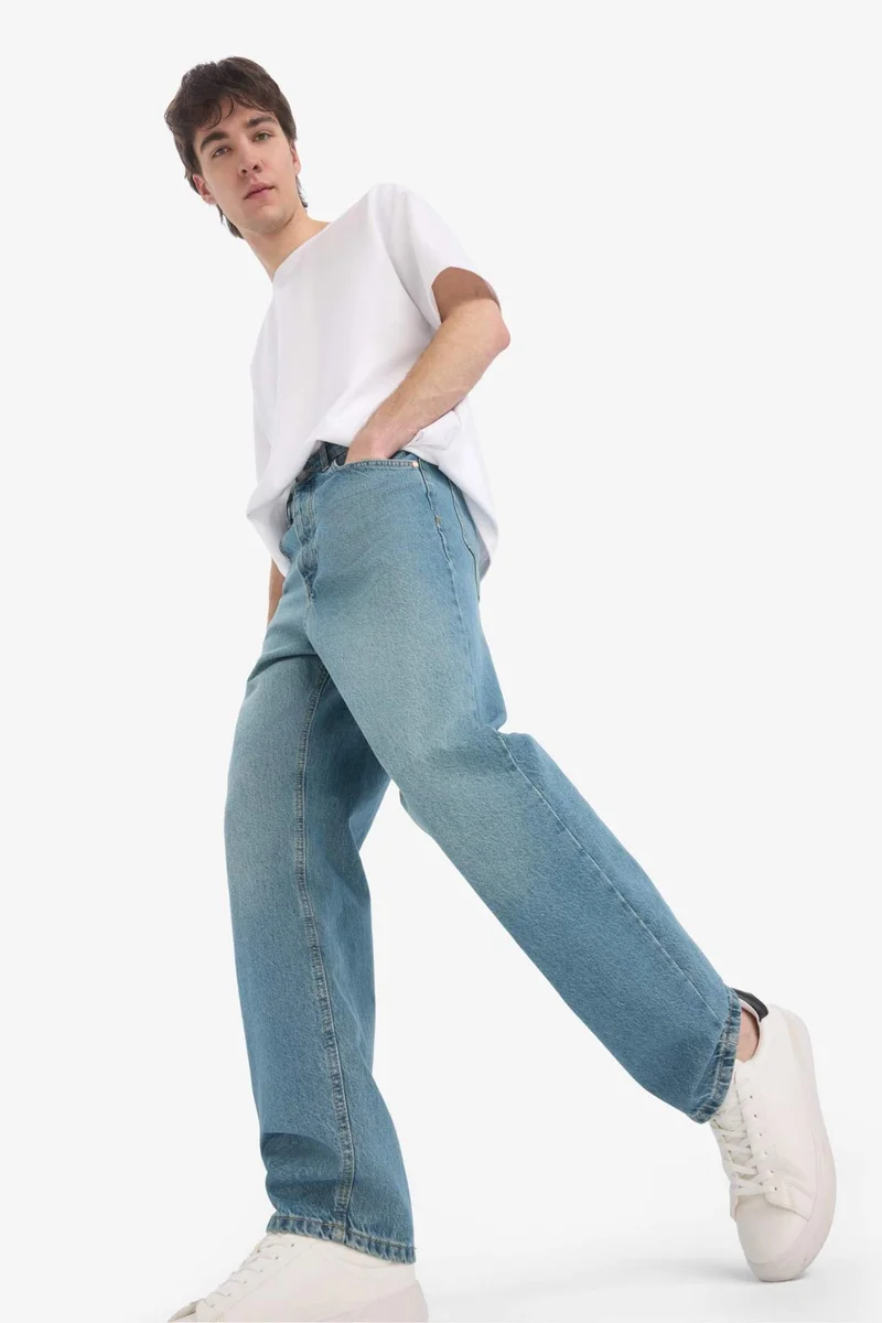 ديفاكتو Baggy Fit Regular Hem Jeans