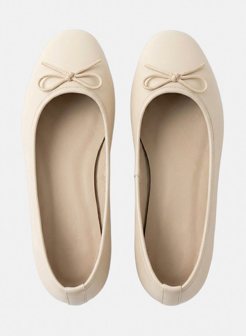 OG Classic Ballerina Flats Beige  – Leather Look With Bow Detail - Image 2
