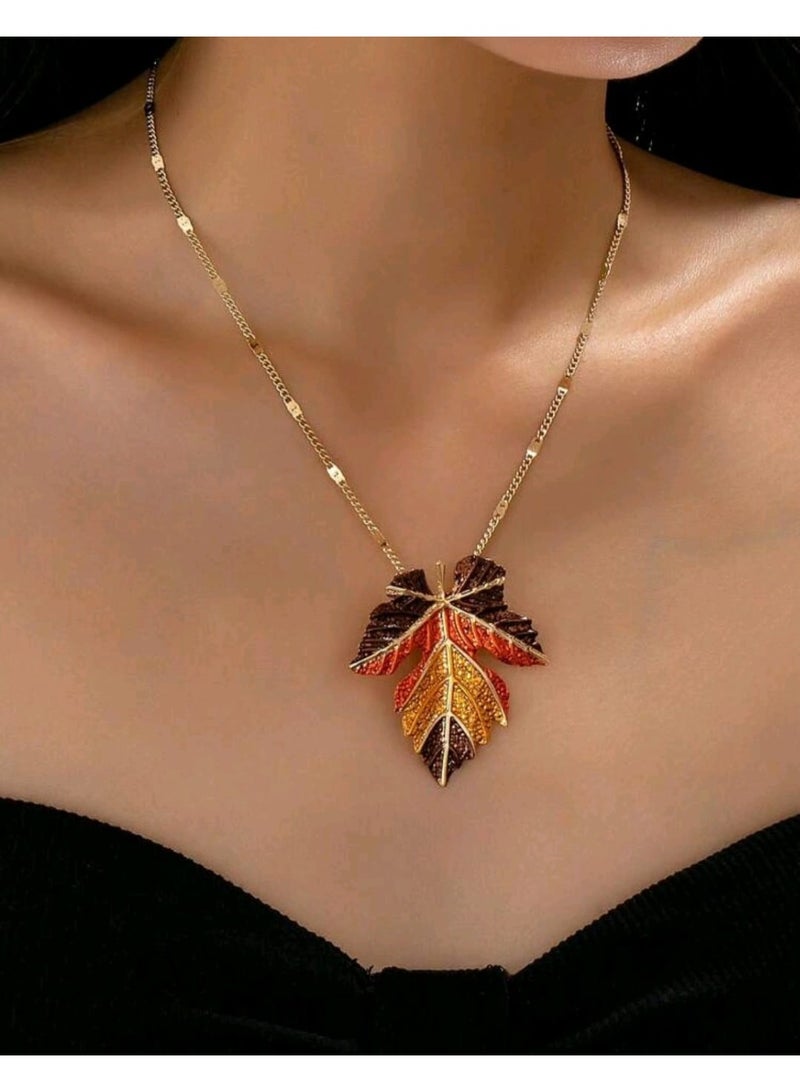 شي إن قلادة واحدة من سبيكة معدنية مطلية على شكل ورقة قيقب خريفية للنساء - Image 1