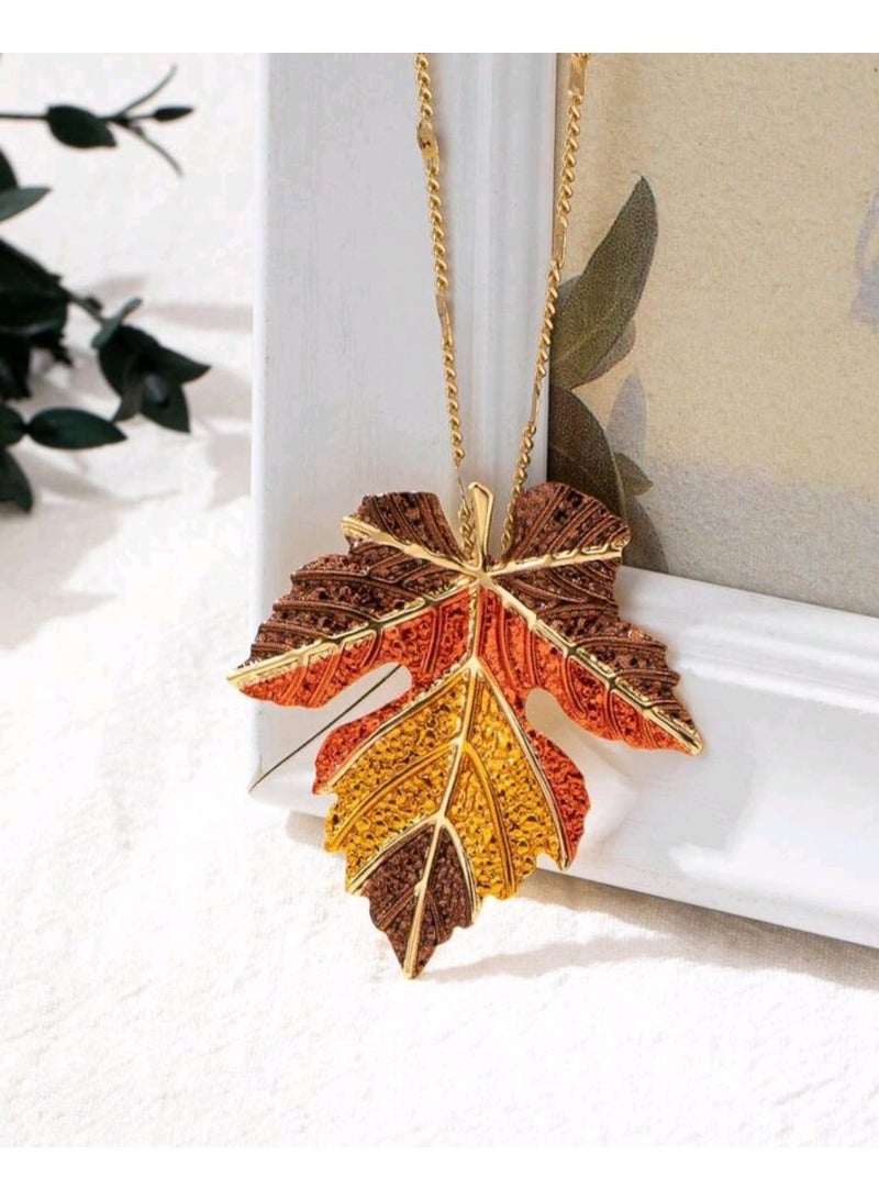 شي إن قلادة واحدة من سبيكة معدنية مطلية على شكل ورقة قيقب خريفية للنساء - Image 2
