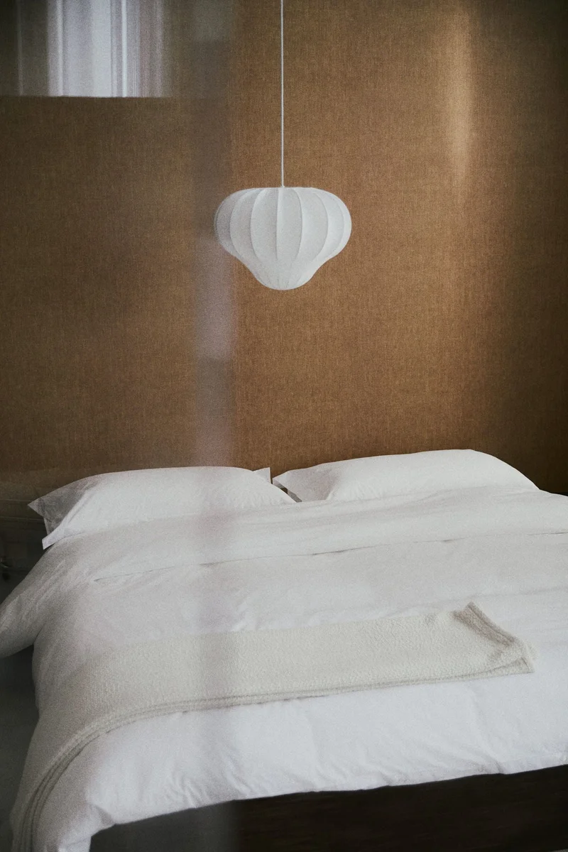 H&M Fabric-covered pendant light