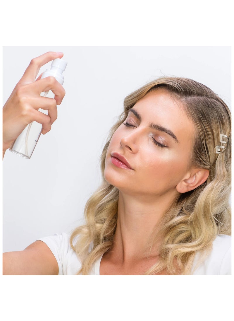 كارا بيوتي بخاخ تثبيت كارا بيوتي - كارا بيوتي Spray Setting Essentials بخاخ تثبيت طويل األمد يمنحك إطاللة مكياج مثالية تدوم طوال اليوم! تركيبته الخفيفة المميزة تجمع بين ماء الالفندر وطحالب البحر األيرلندية لتغذي بشرتك وتحافظ على انتعاش المكياج ومقاومته للتسرب. برذاذ ناعم ومريح، ُيعد الخطوة النهائية المثالية في روتين جمالك اليومي. كيفية االستخدام: .1 الخطوة األخيرة: استخدميه كآخر خطوة في روتين المكياج. .2 التحضير: رجي العبوة جيًدا قبل االستخدام. .3 التطبيق: أمسكي الزجاجة على بعد 12 بوصة من الوجه، ورشي الرذاذ بالتساوي بحركة متعرجة أو متقاطعة. .4 لمسة إضافية: يمكن استخدامه خالل اليوم إلنعاش المكياج واضافة شعور بالنضارة. يتميز بخاخ تثبيت كارا بيوتي بـ: * ثبات طويل األمد: يحافظ على مظهر مكياجك منتع ًشا ومضاًدا لالنتقال طوال اليوم. * تركيبة مغذية: غني بماء الالفندر وطحالب البحر األيرلندية، ليمنح بشرتك شعو ًرا باالنتعاش والترطيب. * رذاذ ناعم ومتجانس: يغلف البشرة بخفة دون أن يترك أي تكتالت أو شعور بالثقل. * مناسب لجميع أنواع البشرة: سواء كانت دهنية، جافة، أو مختلطة.  - Image 4