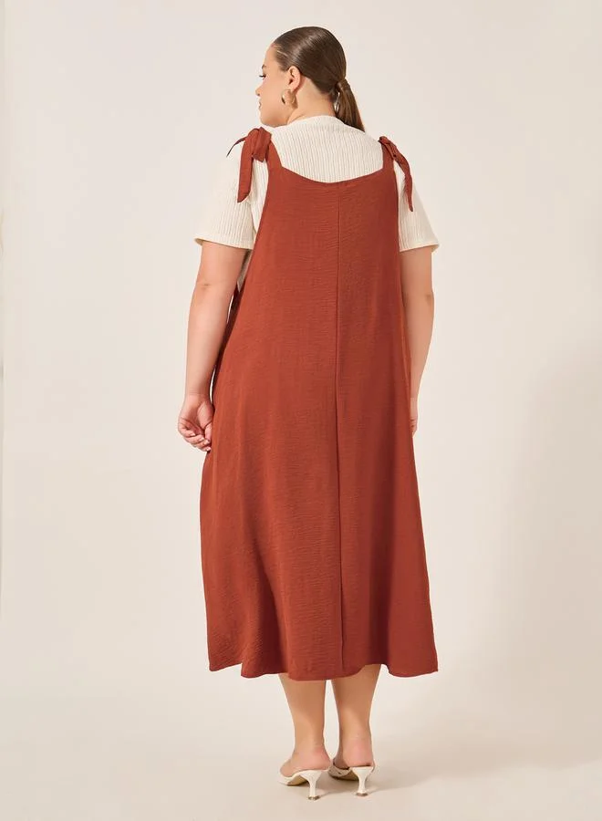 Styli Styli Plus Size Solid Pleated Pinafore Midi Dress