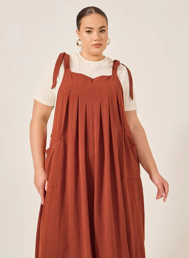 Styli Styli Plus Size Solid Pleated Pinafore Midi Dress