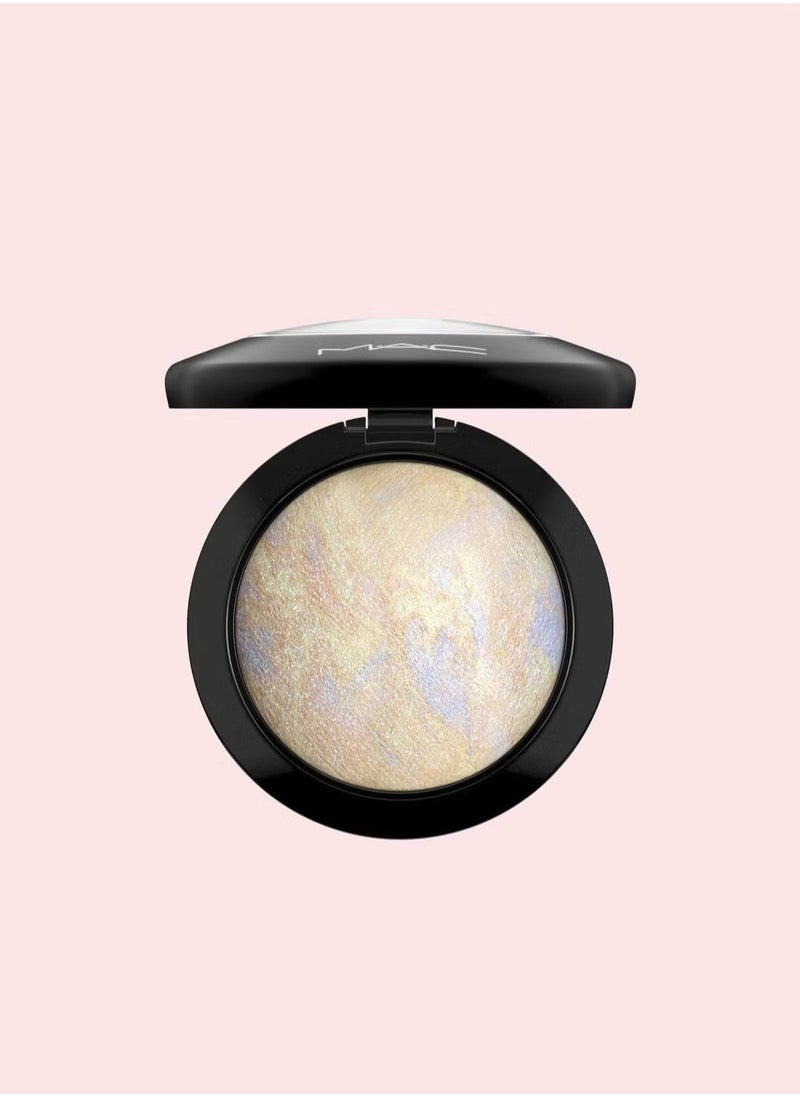 MAC Cosmetics Mineralize Skinfinish Highlighter - Lightscapade 