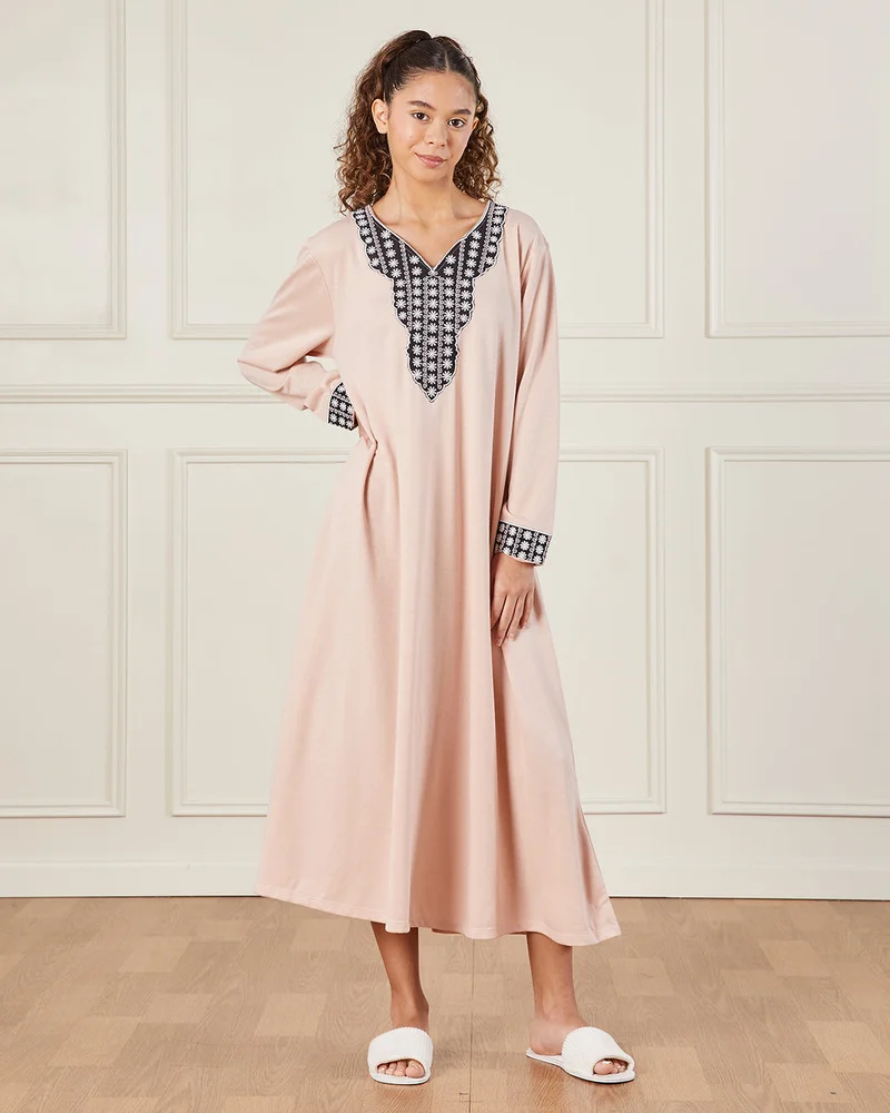 ردتاغ قميص نوم طويل باللون الوردي للبنات الكبار