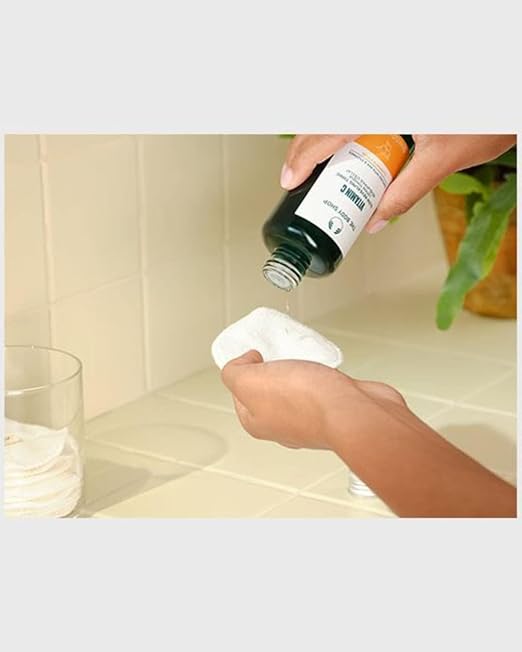 THE BODY SHOP Vitamin C Glow Revealing Exfoliating Tonic – Gentle Face Toner with AHA, Papaya Enzymes & Vitamin C | Minimises Pores, Evens Skin Tone, Smoothes Texture, Renewed Radiance | Suitable for All Skin Types,150ml - Image 2