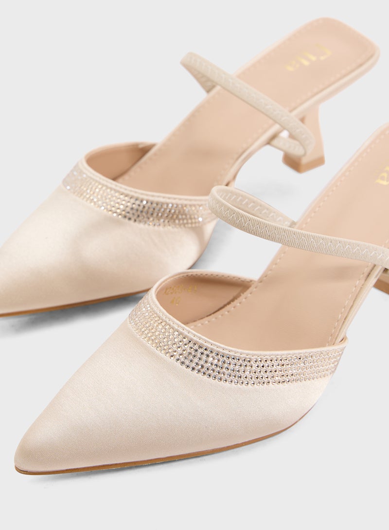 ELLA Slip On Heeled Pump - Image 4