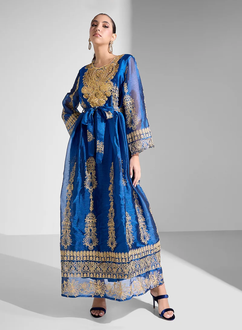 خزانة Embroidered Belted Dress