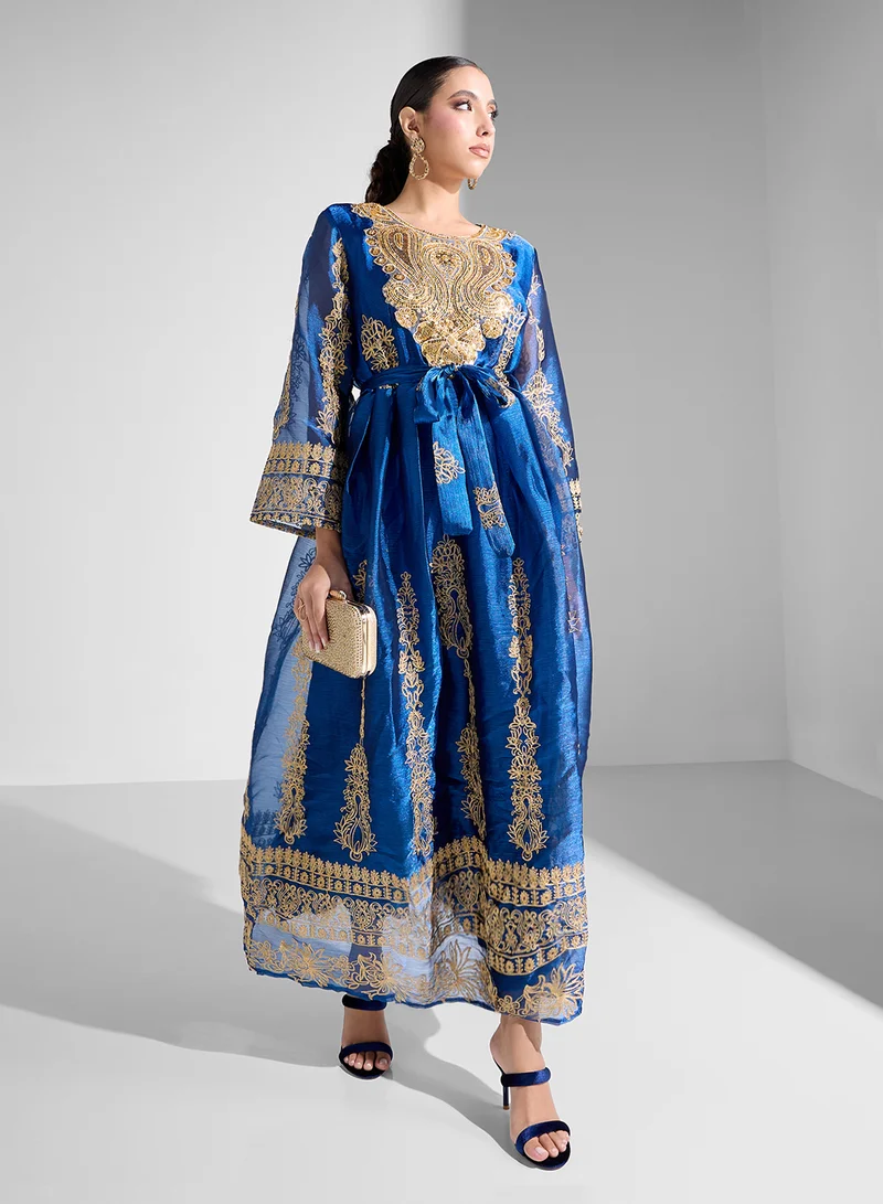 خزانة Embroidered Belted Dress