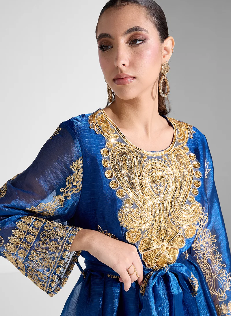 خزانة Embroidered Belted Dress