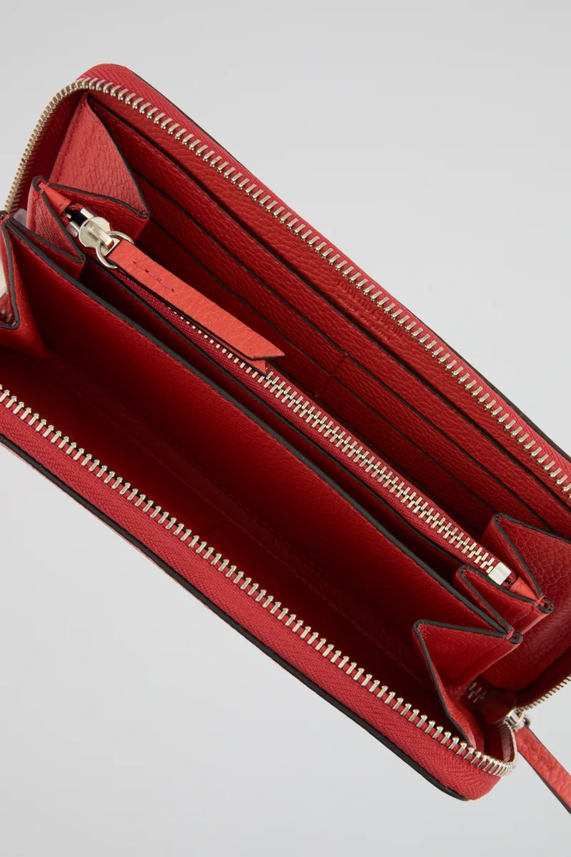 روبرتو كافالي Roberto Cavalli Red Zip-Around Leather Wallet