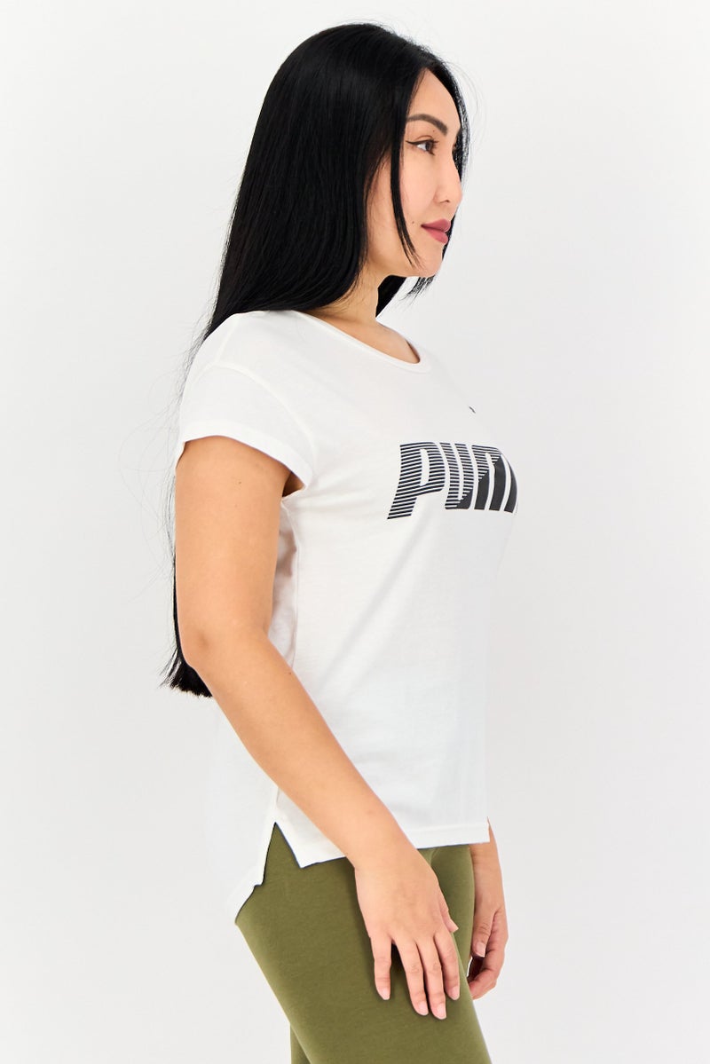 PUMA تي شيرت نسائي بقصة عادية بأكمام قصيرة وشعار العلامة التجارية، أبيض - Image 2