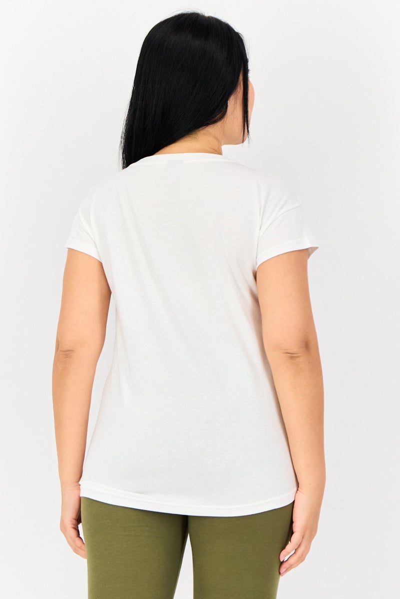 PUMA تي شيرت نسائي بقصة عادية بأكمام قصيرة وشعار العلامة التجارية، أبيض - Image 4