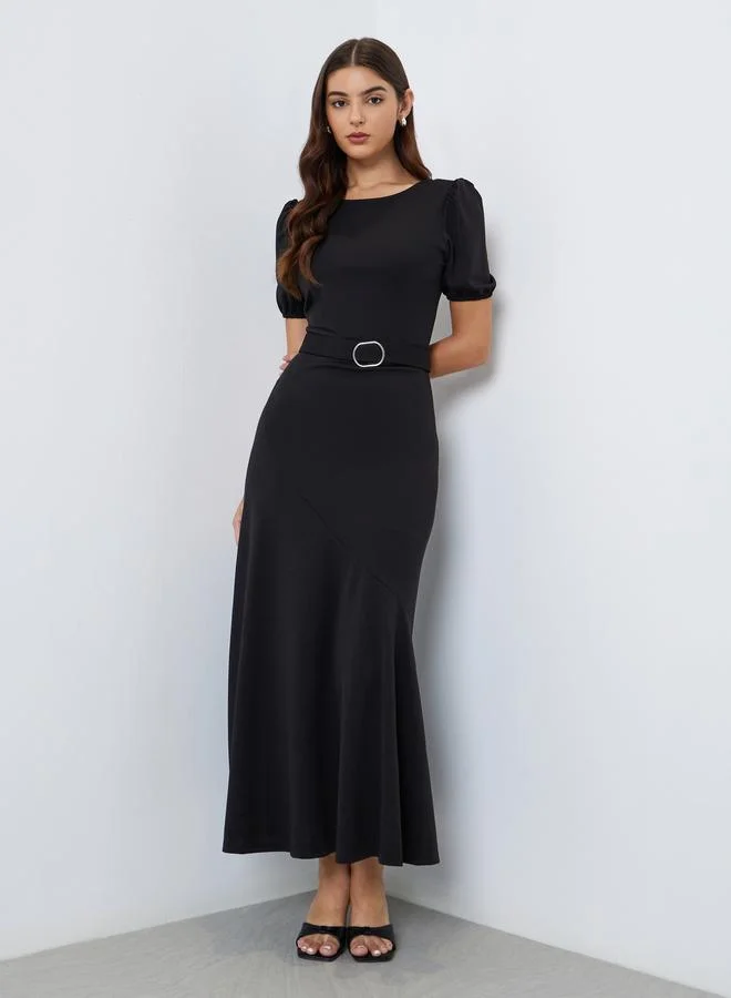 ستايلي فستان طويل بأكمام منفوخة مع إبزيم