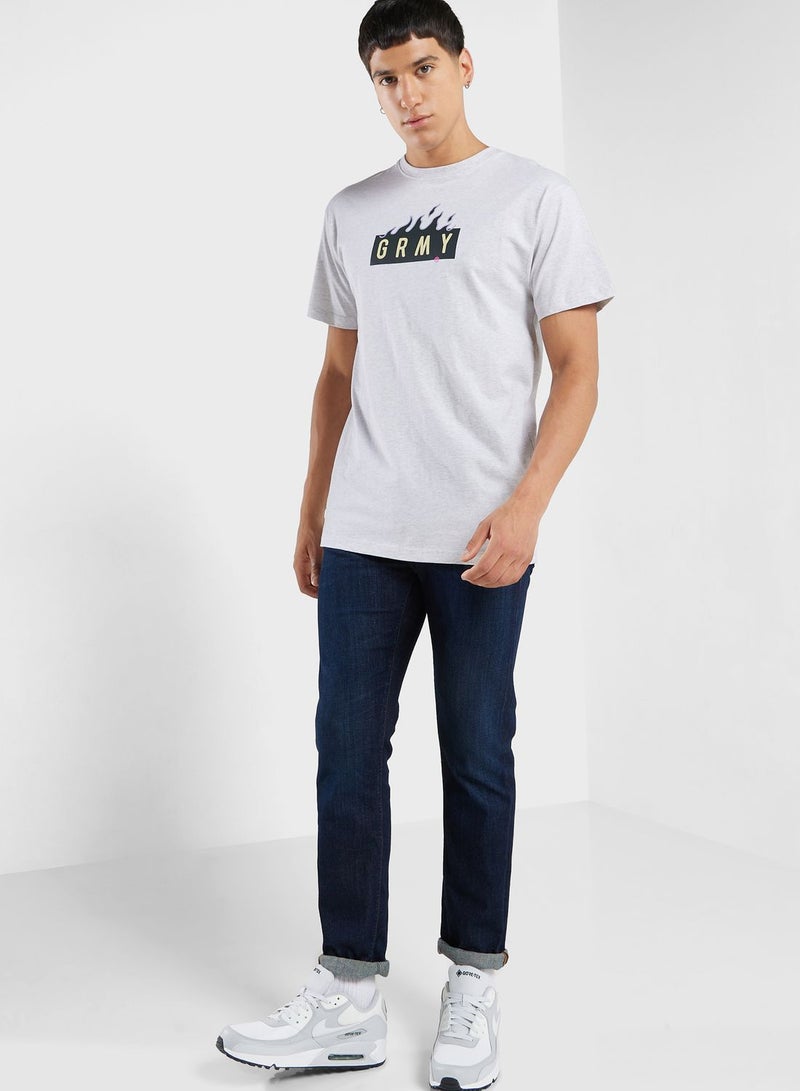 جرايمي تيشيرت بطباعة غرافيك - Image 4