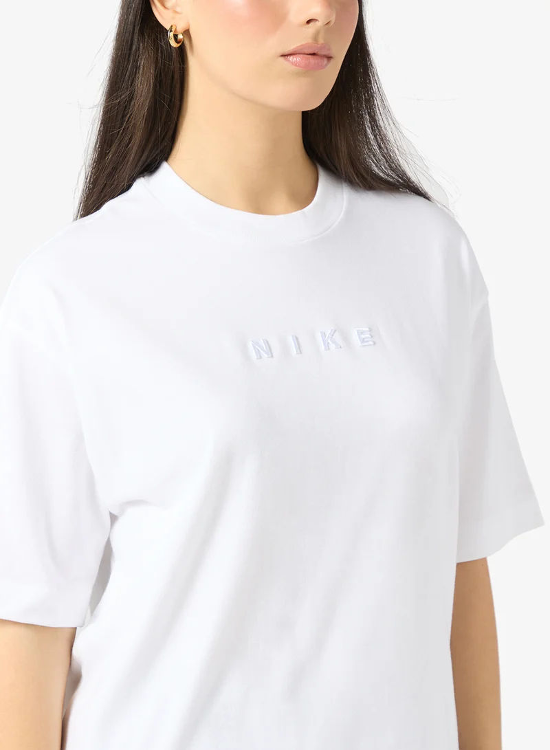 Nike Nsw Luxe Relaxed Fitted T-Shirt