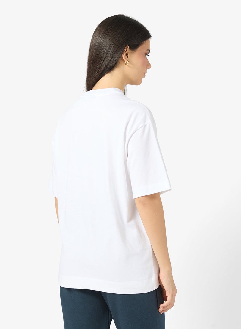 Nike Nsw Luxe Relaxed Fitted T-Shirt - Image 2