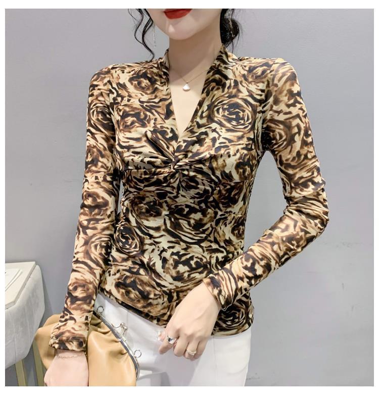 European 2025 Autumn New V-Neck Fashion Printed Mesh Long-Sleeved T-Shirt Slim-Fit Slimming All-Match Base Shirt For Women - Image 1