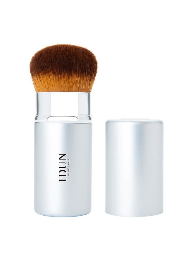 Idun Minerals - Retractable Kabuki Brush - Soft Tightly Bound Bristles - Perfectly Rounded Shape Encased In A Sophisticated Retractable Design - Perfect For On-The-Go Application - 1 Pc - Image 1