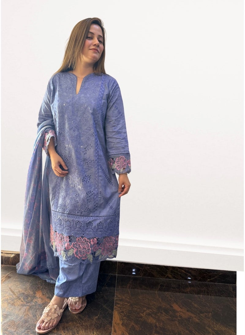 وينشيلز طقم كورتا قطني مطرز باللونين الأزرق والرمادي مع تفاصيل دانتيل ووشاح شيفون نقي - كبير - Image 1