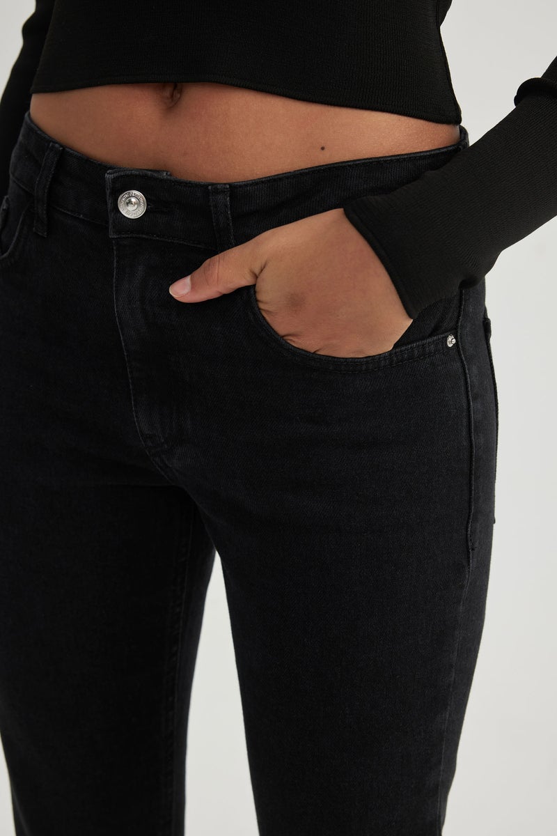 DeFacto Woman Slim Fit Normal Waist Ankle Length Jeans  - Image 3