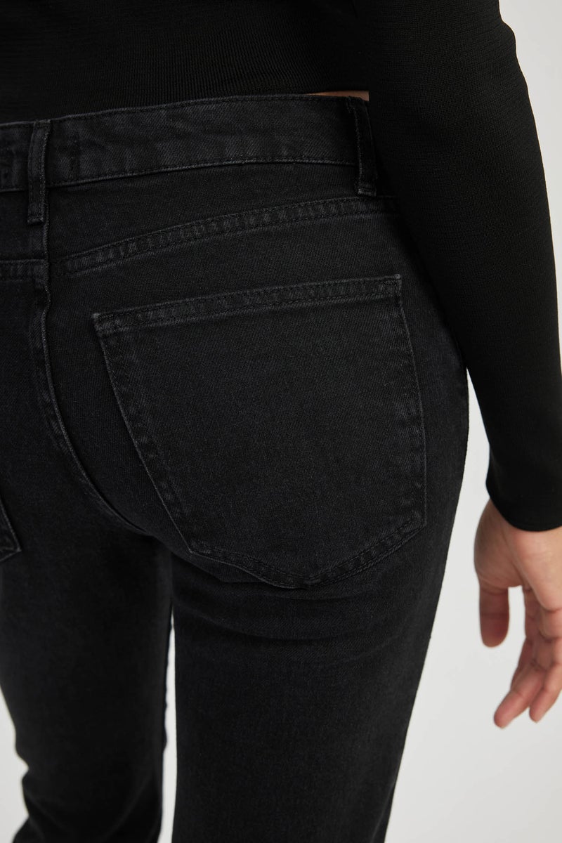 DeFacto Woman Slim Fit Normal Waist Ankle Length Jeans  - Image 5