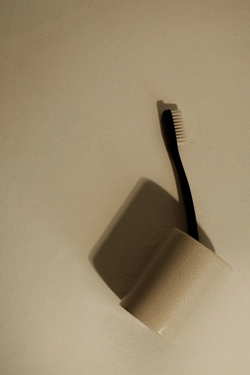 H&M Stoneware toothbrush mug