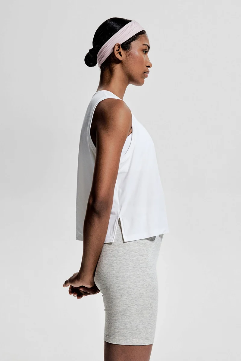 اتش اند ام Boxy-style sports vest top in DryMove™