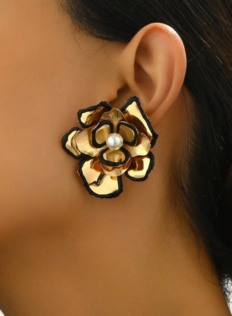 إيكوال حلق اذن نسائي بتصميم أنيق وعالي الجودة مصنوع من الاستانلس ستيل - Image 1