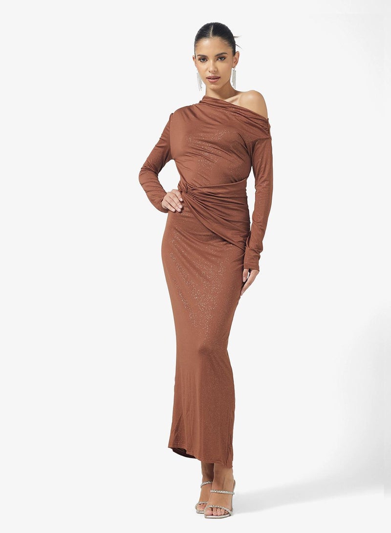 جينجر فستان ضيق بكتف غير متماثل ودرابيه - Image 4