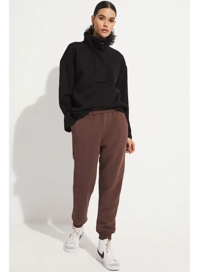 JUNE June Exclusive Sweatshirt with Snap Detail Black