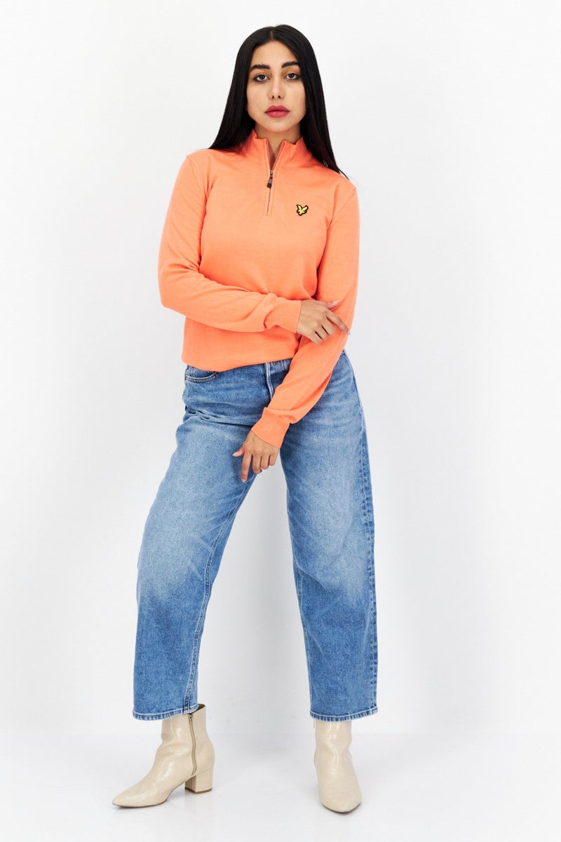 Lyle & Scott سويت شيرت نسائي بأكمام طويلة وياقة مزيفة مع شعار مطرز، برتقالي - Image 2